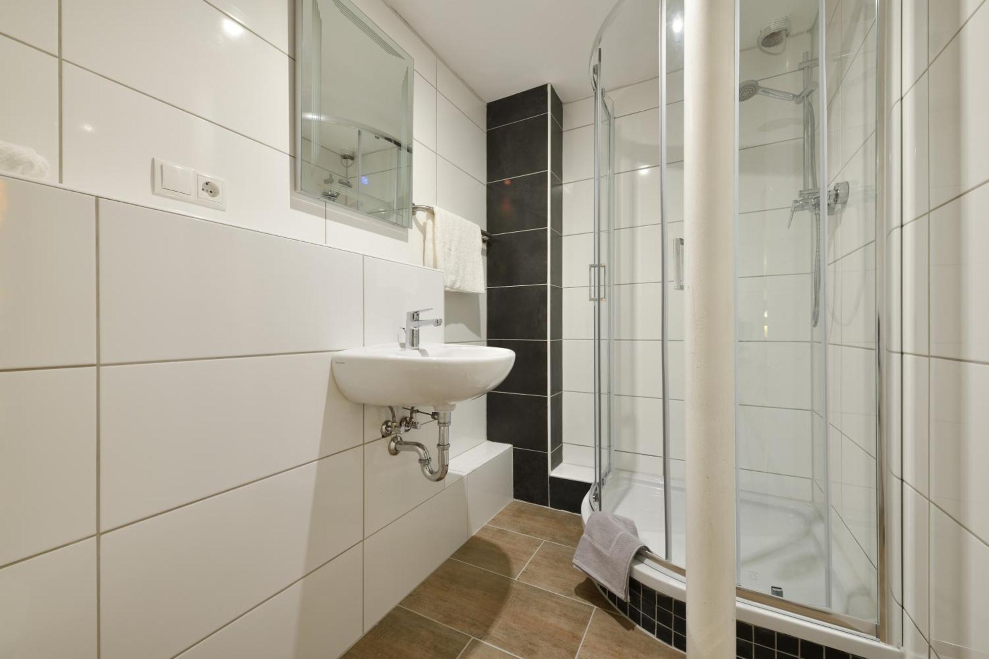 Ford Aparthotel *