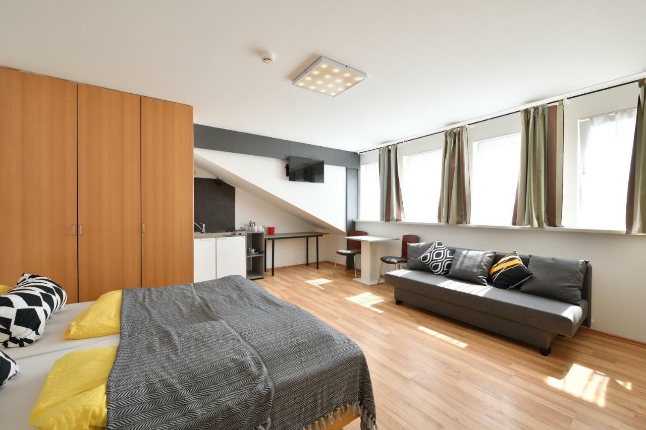 Ford Aparthotel