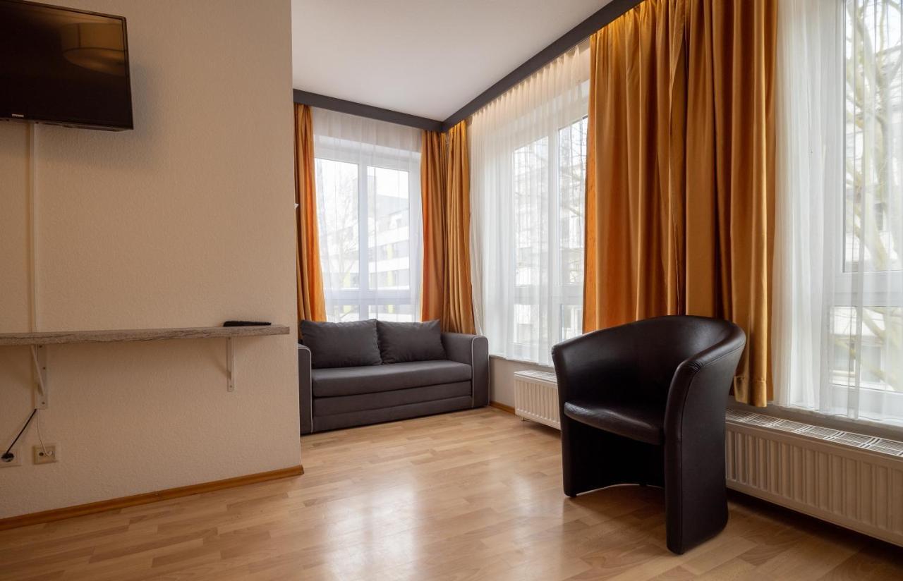 Ford Aparthotel *